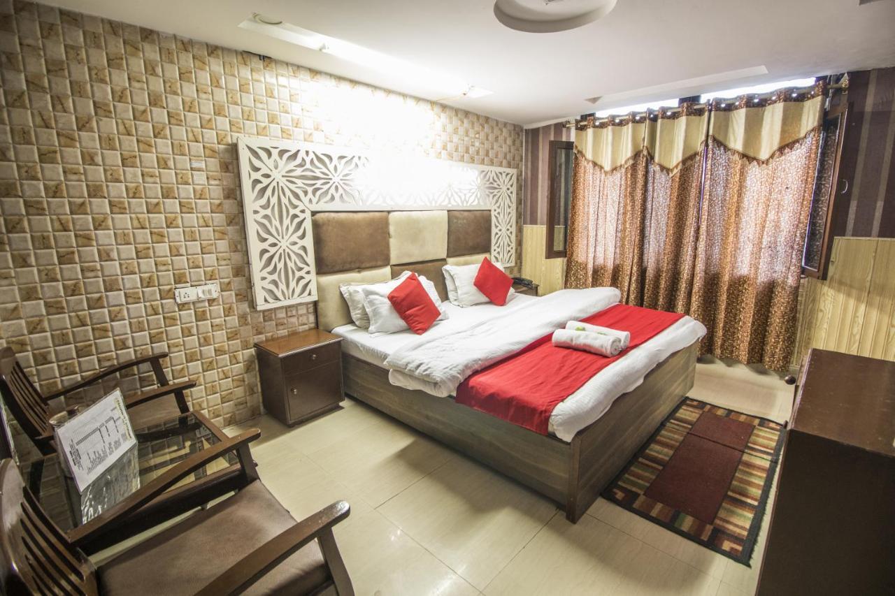 فندق دالهوزيفي  Holiday Plaza المظهر الخارجي الصورة