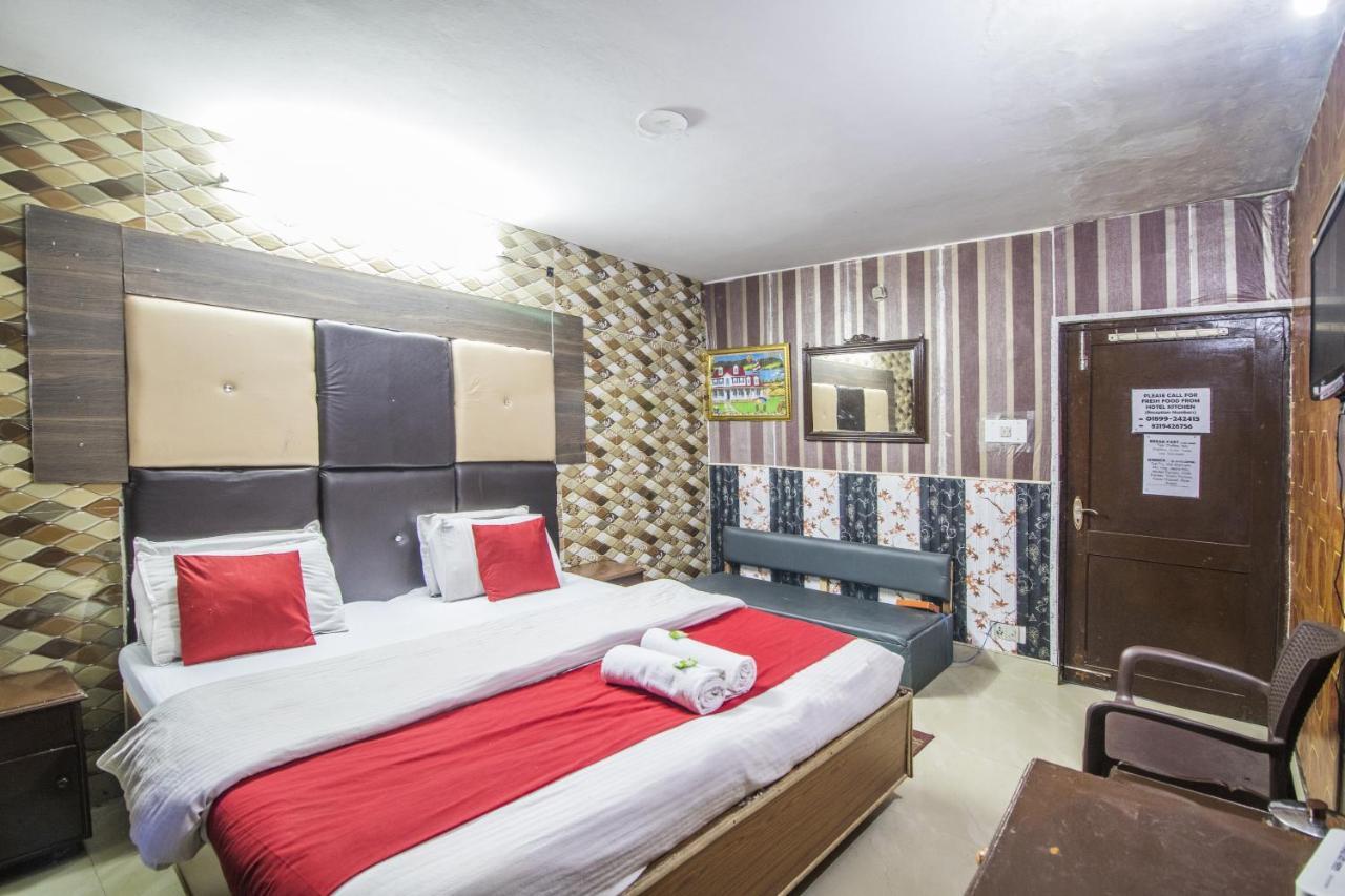 فندق دالهوزيفي  Holiday Plaza المظهر الخارجي الصورة