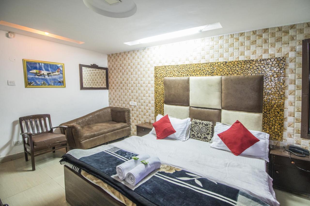 فندق دالهوزيفي  Holiday Plaza المظهر الخارجي الصورة