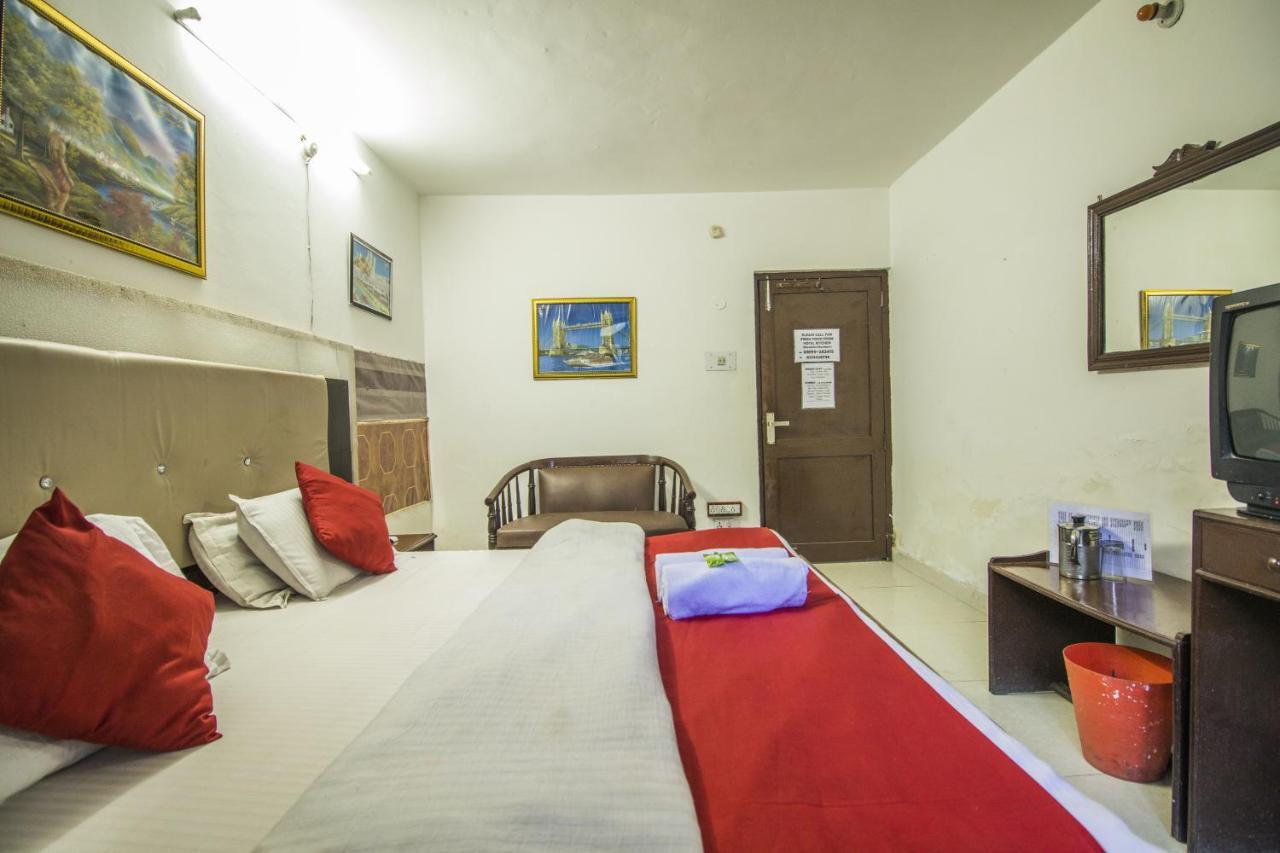 فندق دالهوزيفي  Holiday Plaza المظهر الخارجي الصورة